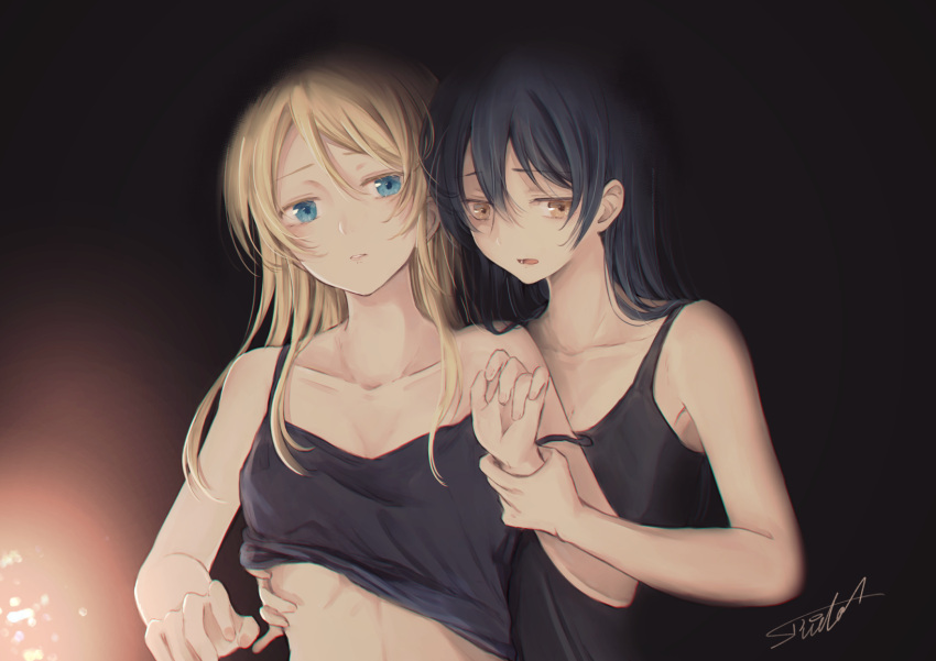 2girls arm_grab ayase_eli bangs black_tank_top blonde_hair blue_eyes blue_hair blush clothes_lift commentary_request grabbing grabbing_from_behind highres holding_another's_wrist lifted_by_another long_hair love_live! love_live!_school_idol_project multiple_girls shirt_lift sonoda_umi suito swept_bangs tank_top yellow_eyes yuri