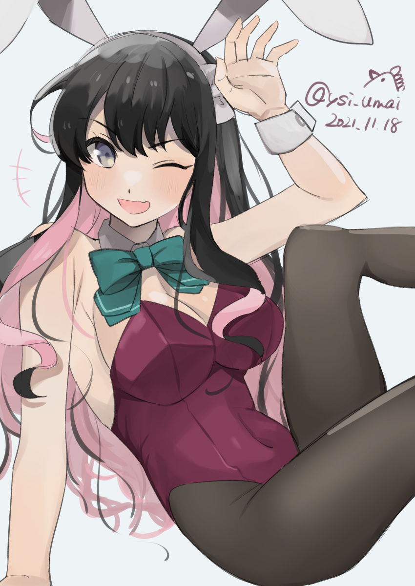 1girl absurdres adapted_costume animal_ears black_hair black_legwear blue_background bow bowtie breasts dated detached_collar fang green_bow green_bowtie highres kantai_collection large_breasts leotard long_hair multicolored_hair naganami_(kancolle) one-hour_drawing_challenge one_eye_closed pantyhose pink_hair playboy_bunny purple_leotard rabbit_ears skin_fang solo strapless strapless_leotard toriniku_senshi_chikinman twitter_username wrist_cuffs
