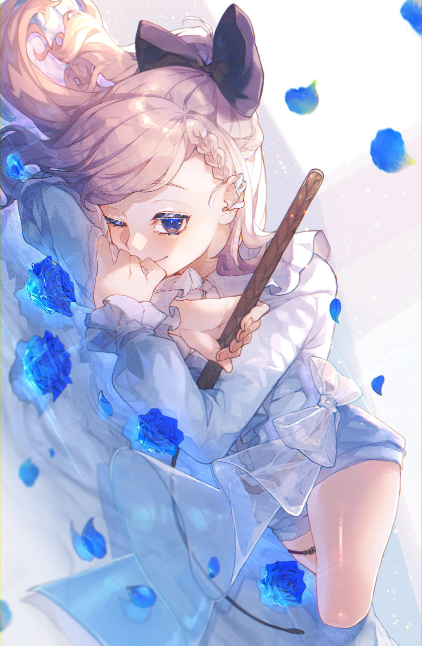 1girl absurdres black_bow blonde_hair blue_flower blue_rose blue_shorts bow flower hair_behind_ear hair_bow highres holding holding_whip karupisusawa looking_at_viewer lying nijisanji nijisanji_kr on_side one_eye_closed ponytail rose shorts sideways smile so_nagi solo violet_eyes virtual_youtuber white_bow