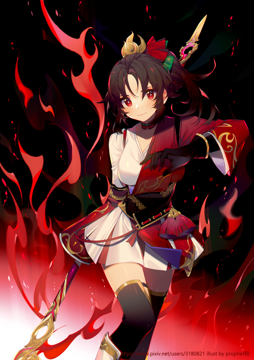1girl bangs black_gloves black_hair black_legwear breasts character_request closed_mouth commentary_request fire gloves hair_between_eyes highres holding holding_weapon japanese_clothes kimono long_sleeves looking_at_viewer medium_breasts parted_bangs pleated_skirt ponytail prophet_chu red_eyes red_kimono skirt smile solo thigh-highs wangzhe_rongyao watermark weapon web_address white_skirt wide_sleeves