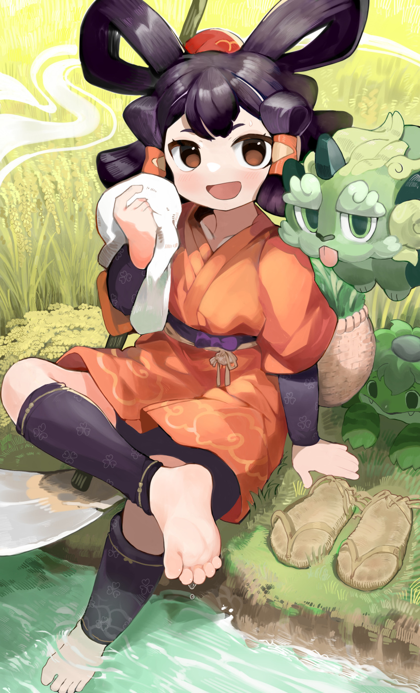 1girl absurdres barefoot black_hair brown_eyes feet footprints highres japanese_clothes kimono long_hair menthako red_kimono sakuna-hime sandals sandals_removed shoes shoes_removed short_kimono sitting smile soaking_feet soles tensui_no_sakuna-hime toes waraji