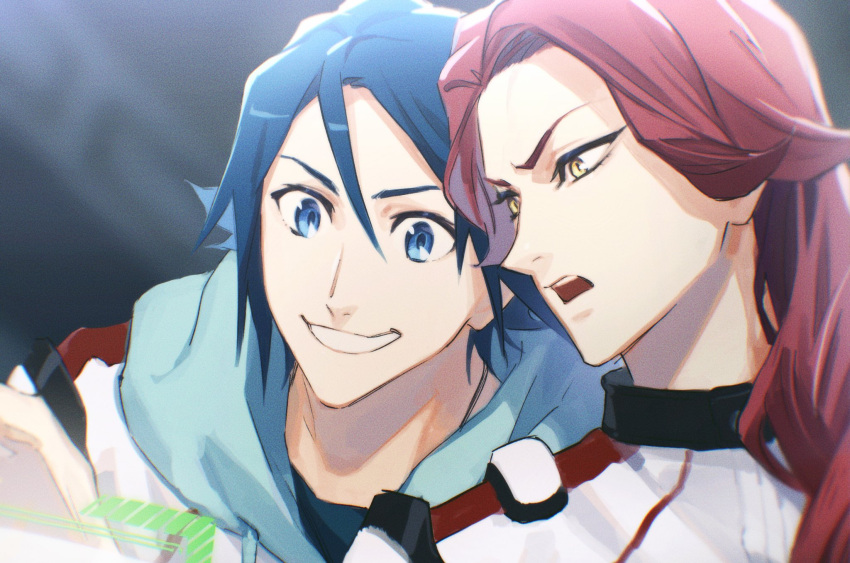 2boys blue_eyes blue_hair blue_hoodie bogue_con-vaart hayate_immelmann highres holographic_monitor hood hoodie jacket looking_down looking_to_the_side macross macross_delta macross_delta:_zettai_live!!!!!! male_focus mosako multiple_boys open_mouth pilot_suit redhead smile v-shaped_eyebrows white_jacket yellow_eyes