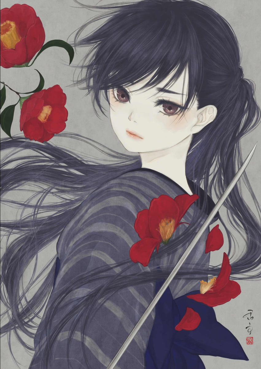 1girl absurdres bangs black_hair black_sash brown_eyes camellia check_commentary closed_mouth commentary commentary_request cutting floating_hair flower from_behind from_side grey_background grey_kimono highres japanese_clothes katana kimono leaf long_hair looking_at_viewer looking_back looking_to_the_side medibang_paint_(medium) obi original petals ponytail red_flower sash seal_impression signature simple_background solo straight_hair striped striped_kimono sword upper_body ushiyama_ame weapon