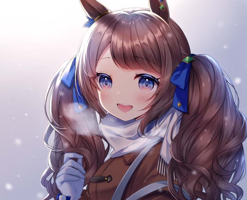 1girl animal_ears bangs blue_eyes blush breath brown_coat brown_hair coat commentary dot_nose gloves haruhitooo highres horse_ears long_hair looking_at_viewer open_mouth scarf sidelighting smile snow solo tosen_jordan_(umamusume) twintails umamusume upper_body white_gloves