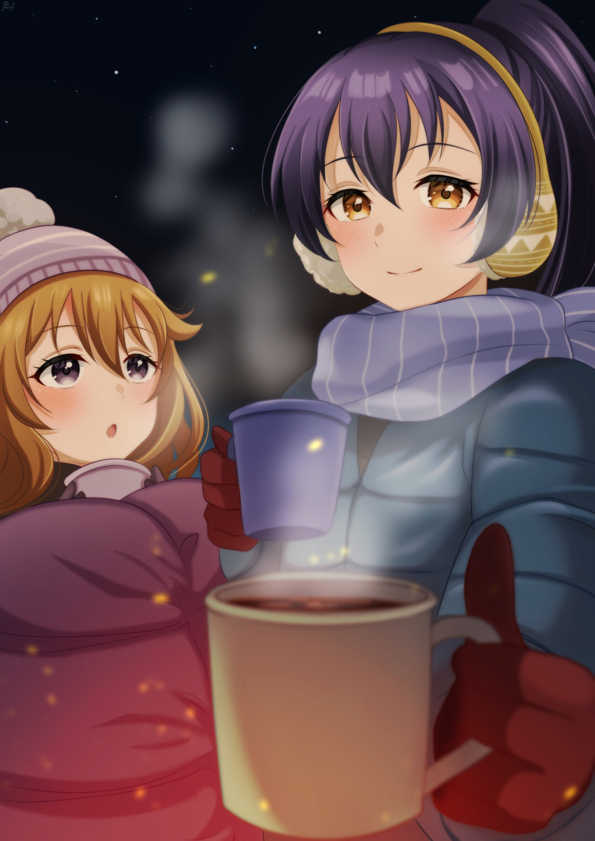 2girls absurdres bangs beanie blue_hair blush camping coat coffee_mug commentary_request cup earmuffs hat highres konoe_kanata long_hair looking_at_viewer love_live! love_live!_nijigasaki_high_school_idol_club mug multiple_girls night orange_hair outdoors pukonuu scarf sleeping_bag smile sonoda_umi swept_bangs violet_eyes wavy_hair yellow_eyes