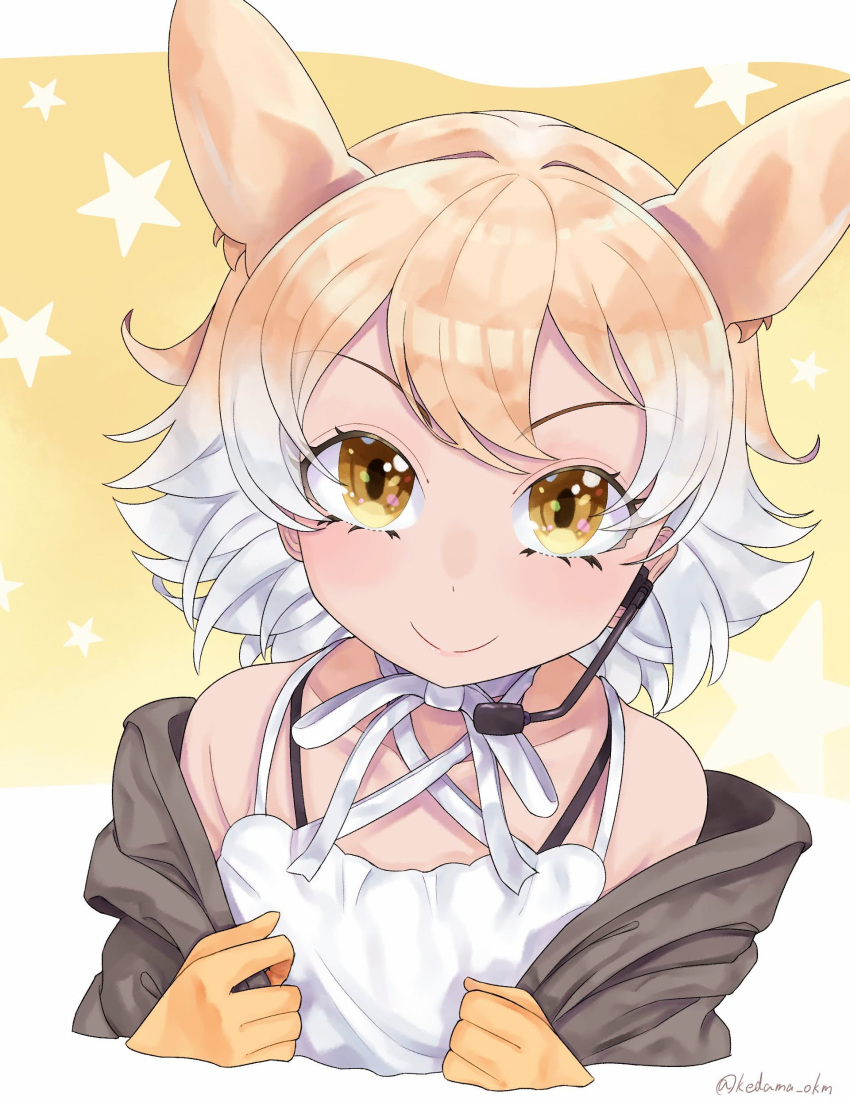 1girl absurdres animal_ears bare_shoulders bra_strap brown_eyes brown_hair closed_mouth collarbone coyote_(kemono_friends) coyote_ears extra_ears eyebrows_visible_through_hair gloves headset highres kedama_(ughugjydthjdf) kemono_friends kemono_friends_v_project light_brown_hair looking_at_viewer medium_hair multicolored_eyes multicolored_hair off_shoulder smile solo two-tone_hair upper_body virtual_youtuber white_hair yellow_eyes