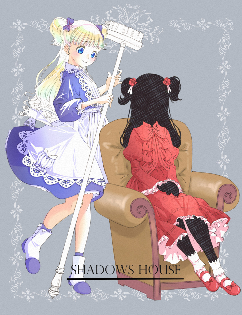 2girls apron armchair bangs black_skin blonde_hair blue_bow blue_dress blue_eyes blue_legwear blunt_bangs boots bow broom chair closed_mouth colored_skin commentary copyright_name dress easy_chair emilico_(shadows_house) eyebrows_visible_through_hair facing_viewer flower full_body grey_background hair_bow hair_flower hair_ornament highres holding holding_broom jj_(ssspulse) kate_(shadows_house) long_hair looking_at_another maid_apron multicolored_footwear multiple_girls red_dress red_footwear rose shadows_house shoes simple_background sitting smile socks two_side_up white_legwear