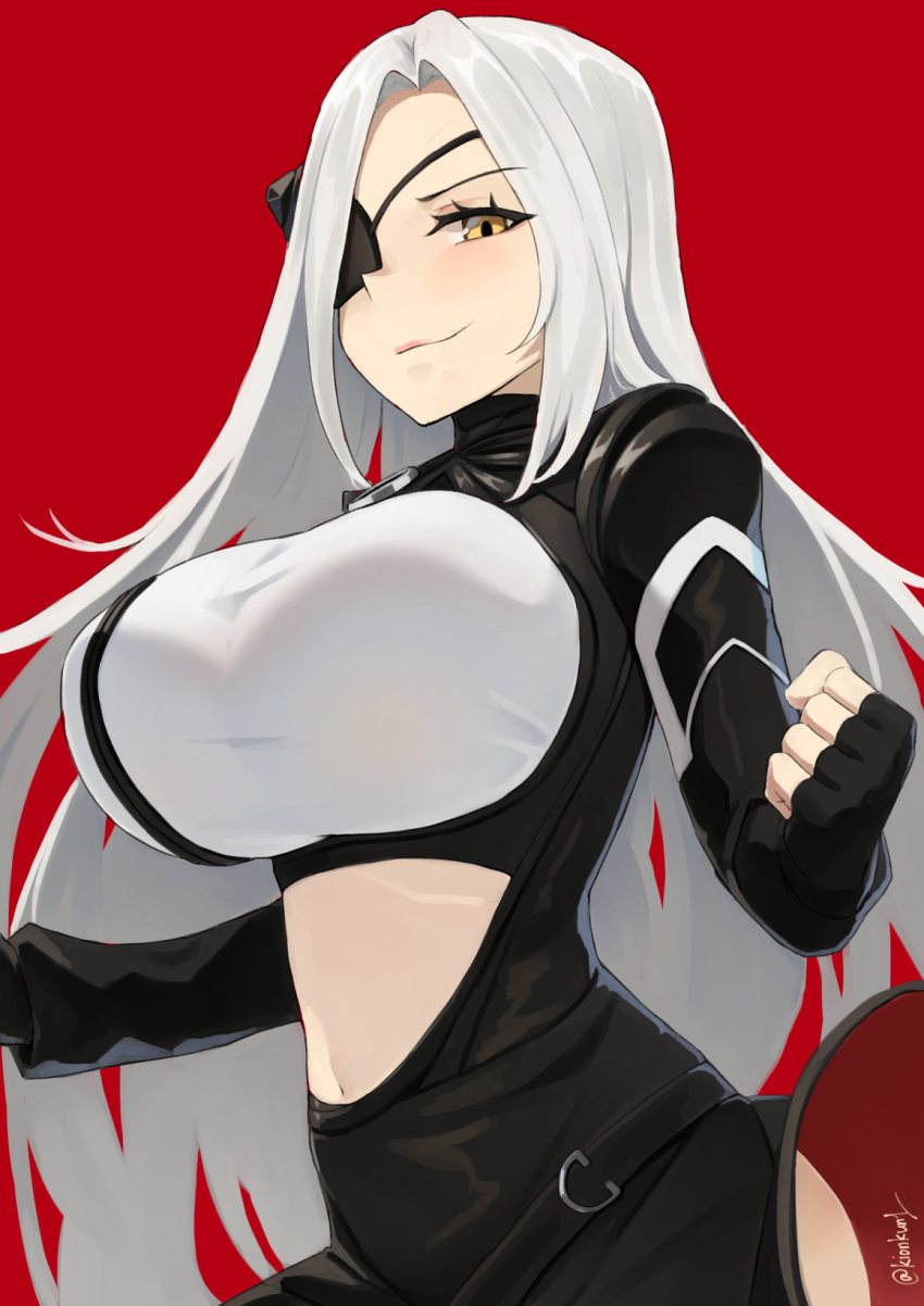 1girl alchemist_(girls'_frontline) artist_name bangs black_eyepatch black_gloves breasts closed_mouth eyebrows_visible_through_hair eyelashes eyepatch feet_out_of_frame fingerless_gloves girls_frontline gloves highres kion-kun large_breasts long_hair looking_at_viewer navel red_background silver_hair smile smirk solo standing twitter_username white_hair yellow_eyes