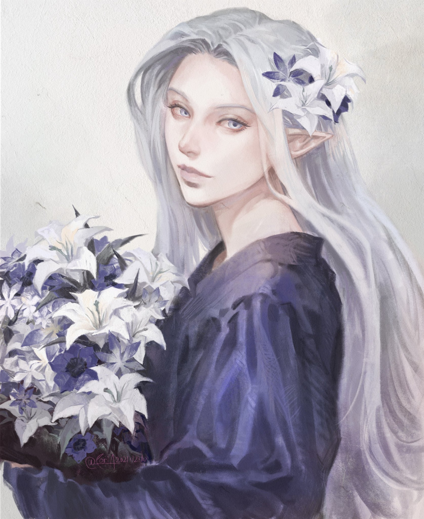 1girl blue_coat blue_eyes bouquet coat dated elezen elf faux_traditional_media final_fantasy final_fantasy_xiv flower from_side grey_background hair_flower hair_ornament highres holding holding_bouquet long_hair looking_back pointy_ears poriaflgilake signature silver_hair smile solo upper_body ysayle_dangoulain