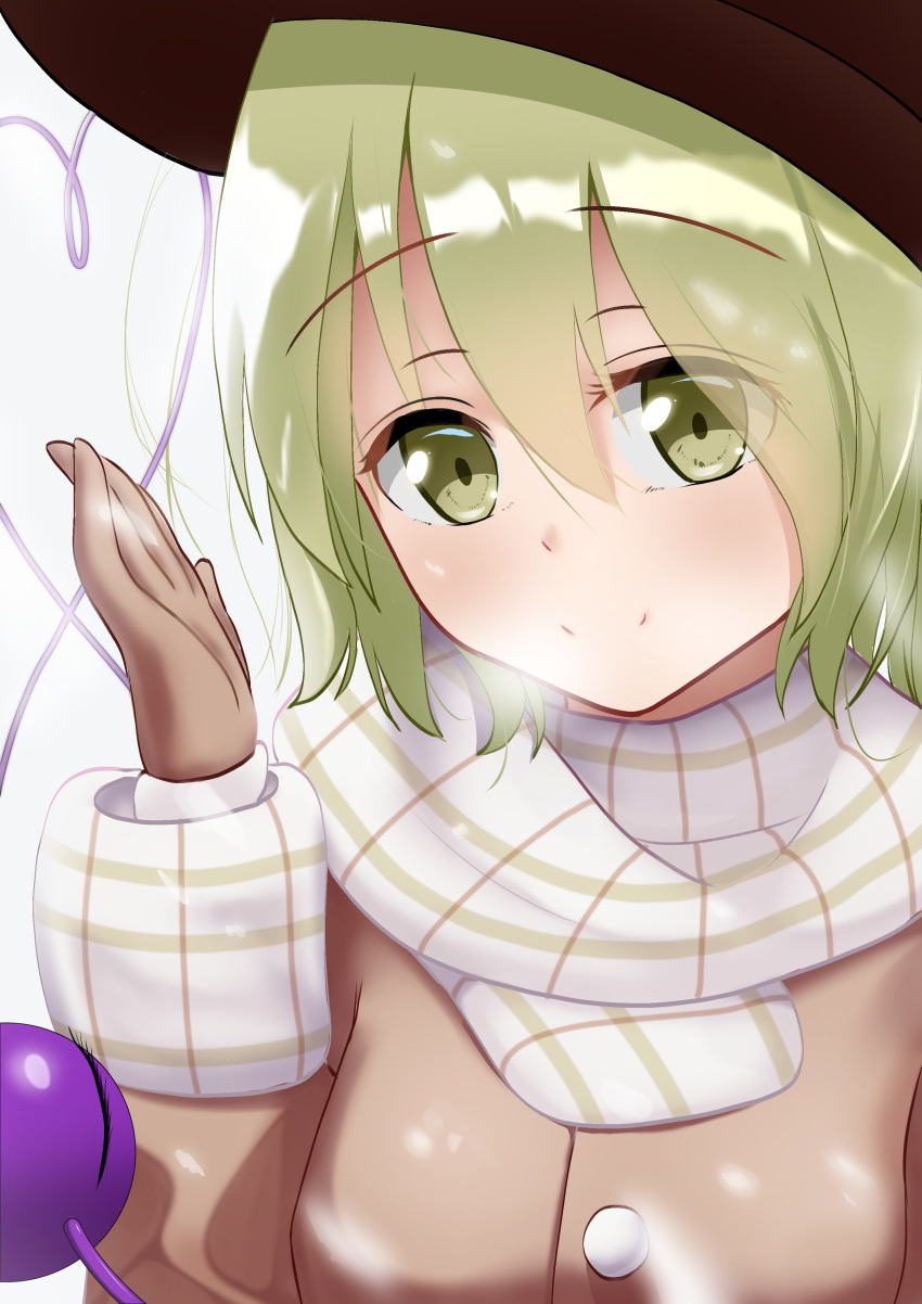 1girl absurdres bangs breasts brown_gloves closed_mouth coat eyebrows_visible_through_hair eyes_visible_through_hair gloves green_eyes green_hair hair_between_eyes hand_up hat highres komeiji_koishi looking_at_viewer mantou_xiang medium_breasts short_hair simple_background smile solo third_eye touhou upper_body white_background
