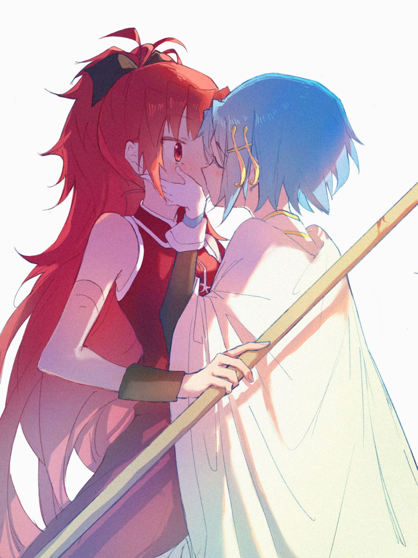 2girls ahoge bare_shoulders black_hair blue_hair cape closed_eyes from_side gloves hair_ornament hands_on_another's_cheeks hands_on_another's_face highres kiss long_hair mahou_shoujo_madoka_magica miki_sayaka multiple_girls musical_note_hair_ornament noria_hpna polearm red_eyes redhead ribbon sakura_kyouko short_hair weapon white_background white_cape white_gloves yuri