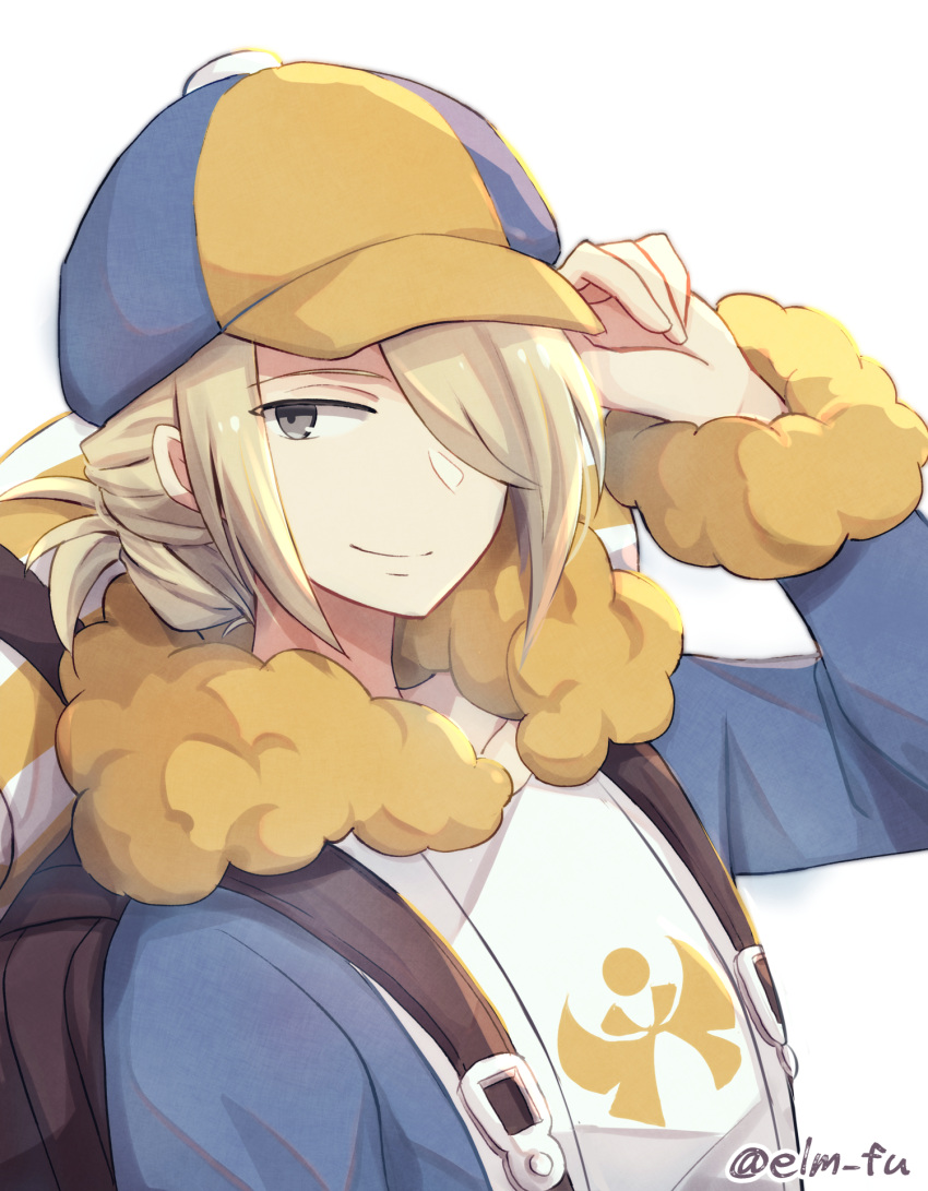 1boy backpack bag baseball_cap blonde_hair brown_bag closed_mouth collarbone commentary_request fur_trim grey_eyes hair_over_one_eye hand_on_headwear hand_up hat highres looking_to_the_side male_focus nanashino_(7shino_gs) pokemon pokemon_(game) pokemon_legends:_arceus short_hair simple_background smile solo split_mouth upper_body volo_(pokemon) white_background