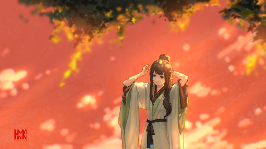 1girl absurdres arms_behind_head arms_up bangs black_eyes black_hair chinese_clothes closed_mouth evening expressionless green_robe highres hua_ming_wink leaf long_hair original outdoors pointy_ears ponytail robe solo tying_hair wide_sleeves