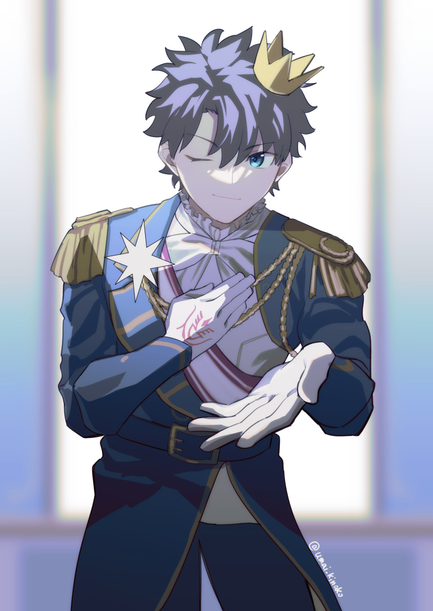 1boy bangs black_hair blue_eyes bow closed_mouth command_spell commentary_request crown eyebrows_visible_through_hair fate/grand_order fate_(series) formal fujimaru_ritsuka_(male) gloves halloween_royalty highres long_sleeves looking_at_viewer male_focus mini_crown one_eye_closed short_hair smile solo umai_kinako white_bow