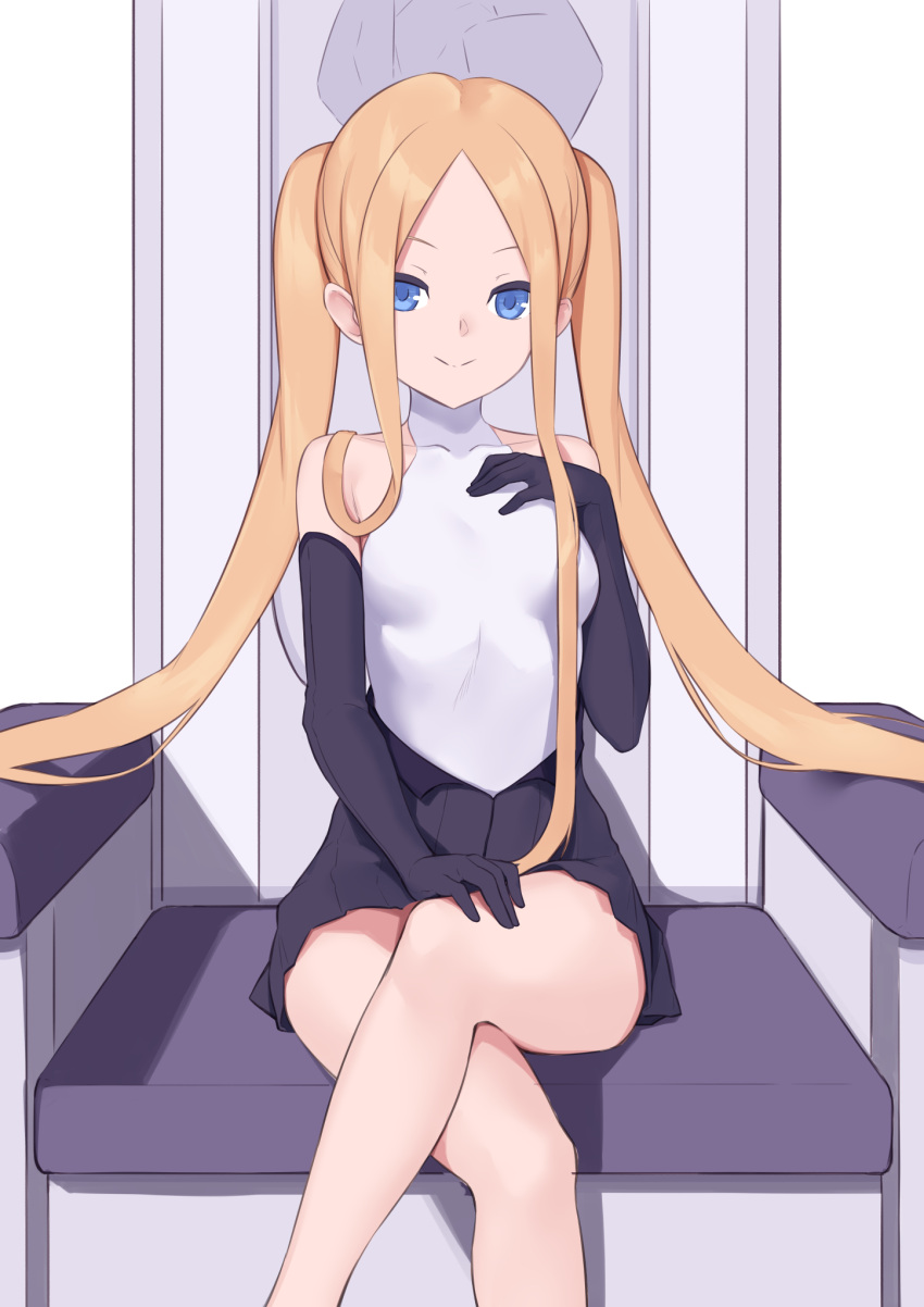 1girl abigail_williams_(fate) bangs blonde_hair blue_eyes blush breasts fate/grand_order fate_(series) forehead highres jilu long_hair looking_at_viewer parted_bangs small_breasts