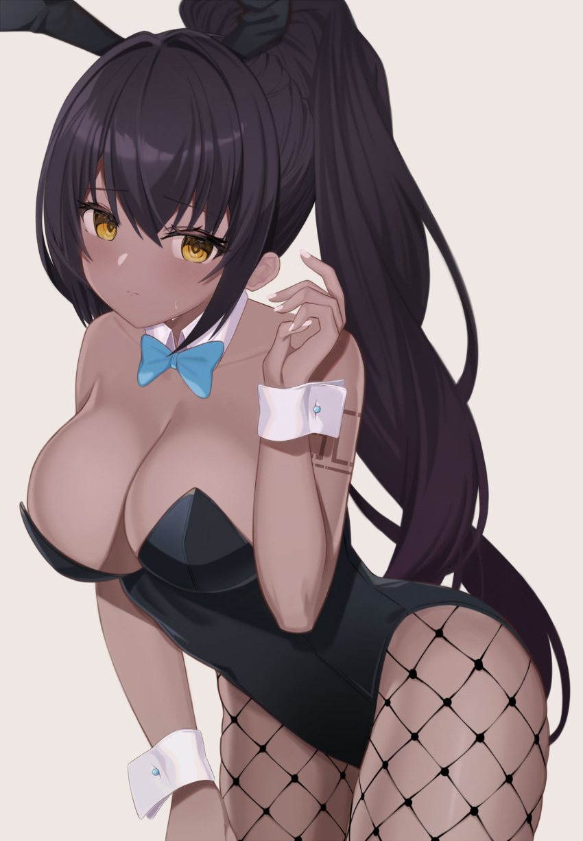1girl absurdres animal_ears bangs bare_shoulders black_hair black_leotard blue_archive blush bow breasts closed_mouth collarbone dark-skinned_female dark_skin detached_collar fishnet_legwear fishnets gloves halo highres karin_(blue_archive) large_breasts leaning_forward leotard long_hair looking_at_viewer nannann pantyhose playboy_bunny rabbit_ears simple_background solo sweat tan white_background white_gloves white_nails yellow_eyes