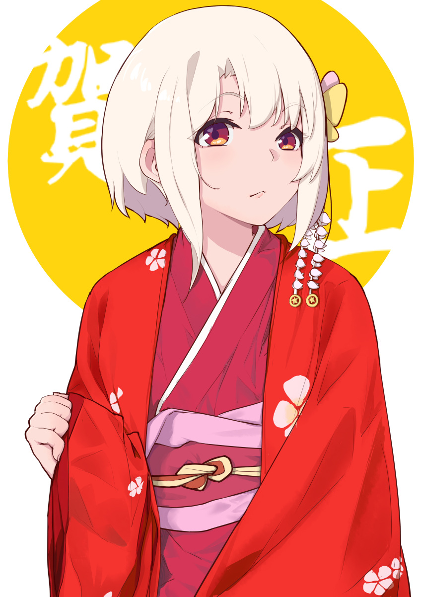 1girl absurdres bangs closed_mouth commentary_request eyebrows_visible_through_hair fate/grand_order fate_(series) hand_up highres illyasviel_von_einzbern japanese_clothes kimono long_sleeves looking_at_viewer obi pear_sauce pinching_sleeves red_eyes red_kimono sash sleeves_past_wrists solo two-tone_background upper_body white_background white_hair wide_sleeves yellow_background