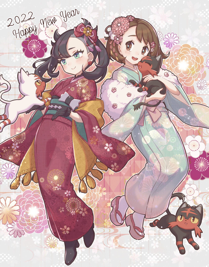 2022 2girls alternate_color alternate_costume bangs blush brown_footwear closed_mouth commentary_request earrings eyelashes floral_print flower gloria_(pokemon) green_kimono hair_flower hair_ornament happy_new_year highres holding holding_pokemon japanese_clothes jewelry kimono litten marnie_(pokemon) multiple_girls n2ewu new_year open_mouth orange_scarf pokemon pokemon_(creature) pokemon_(game) pokemon_swsh red_kimono scarf shiny_pokemon smile tabi teeth tongue twintails upper_teeth white_legwear