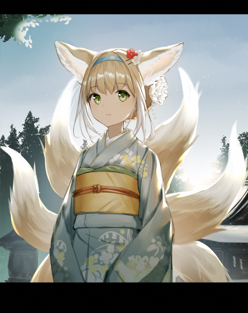 1girl absurdres animal_ear_fluff animal_ears arknights bangs blonde_hair blue_hairband blue_kimono blue_sky closed_mouth commentary_request day eyebrows_visible_through_hair floral_print flower fox_ears fox_girl fox_tail green_eyes hair_flower hair_ornament hairband highres japanese_clothes kimono letterboxed looking_at_viewer multicolored_hair obi outdoors print_kimono red_flower sash sidelocks sky smile solo suzuran_(arknights) tail two-tone_hair wazd0183 white_flower white_hair