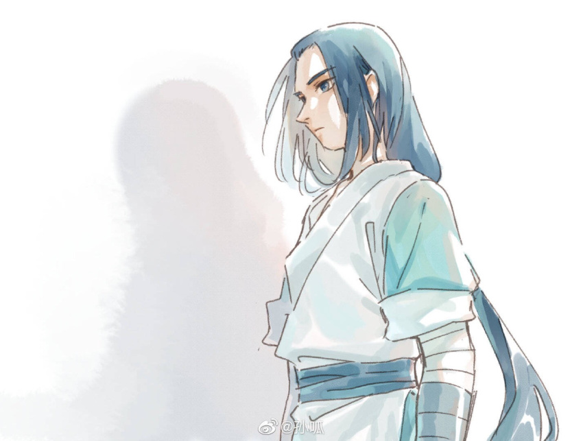 1boy bandaged_arm bandages blue_eyes blue_hair guagua_sun long_hair low-tied_long_hair shadow short_sleeves sidelocks simple_background solo the_legend_of_luo_xiaohei upper_body very_long_hair white_background wuxian_(the_legend_of_luoxiaohei)