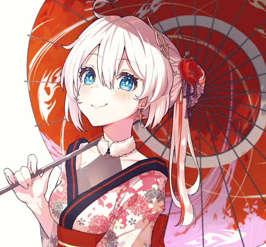 1girl bakujeeh_(user_emgg5835) bangs blue_eyes closed_mouth earrings flower hair_flower hair_ornament highres holding holding_umbrella honkai_(series) honkai_impact_3rd japanese_clothes jewelry kiana_kaslana kimono long_hair long_sleeves looking_at_viewer oil-paper_umbrella ponytail red_flower simple_background smile solo umbrella white_background white_hair white_kimono