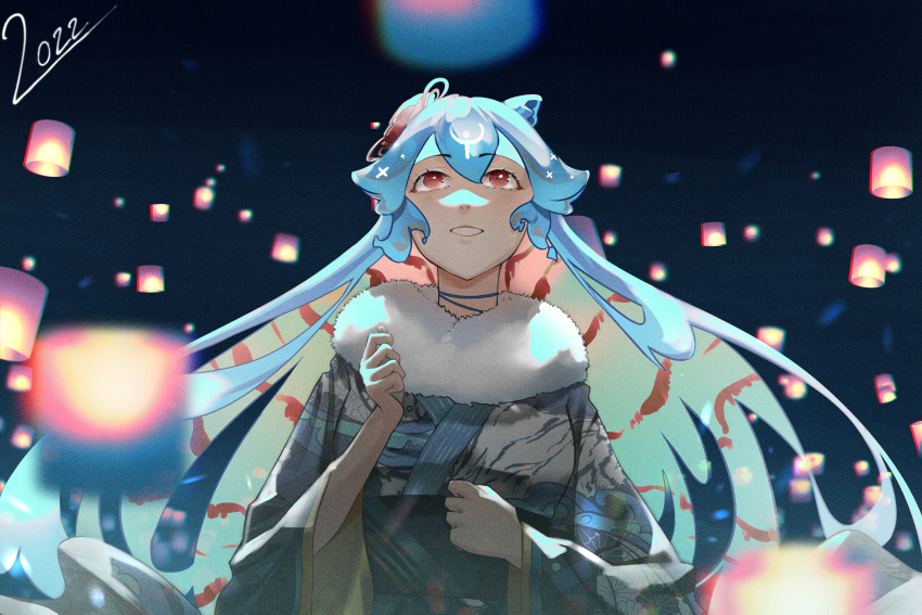 1girl 2022 alternate_costume bangs bao_(vtuber) black_background blue_hair breasts clenched_hands flower grey_kimono hair_flower hair_ornament highres indie_virtual_youtuber japanese_clothes kimono kuroi_enpitsu lantern long_hair looking_up medium_breasts obi parted_lips red_eyes red_flower sash smile solo virtual_youtuber