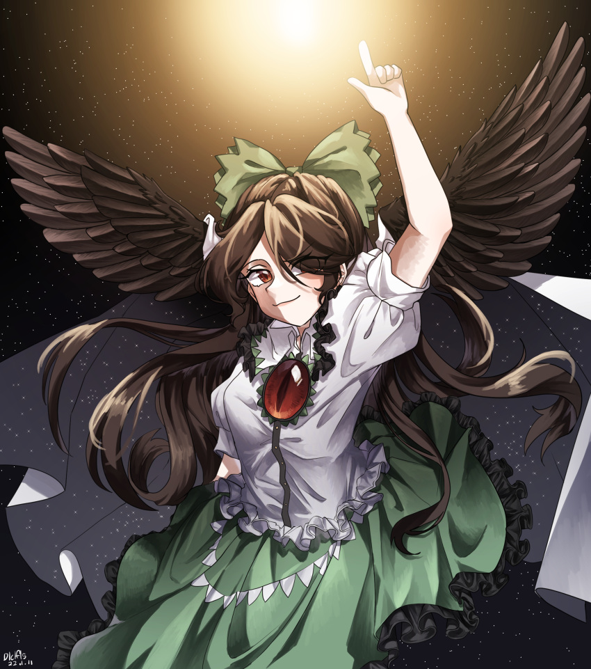 1girl absurdres arm_up bangs bird_wings bow breasts brown_eyes brown_hair brown_wings buttons cape closed_mouth collared_shirt commentary_request cowboy_shot eyebrows_visible_through_hair eyes_visible_through_hair frilled_shirt_collar frilled_skirt frills green_bow green_skirt hair_between_eyes hair_bow highres lapis_(user_seus8577) long_hair looking_at_viewer medium_breasts puffy_short_sleeves puffy_sleeves red_eyes reiuji_utsuho shirt short_sleeves skirt smile solo sun third_eye touhou white_cape white_shirt wings