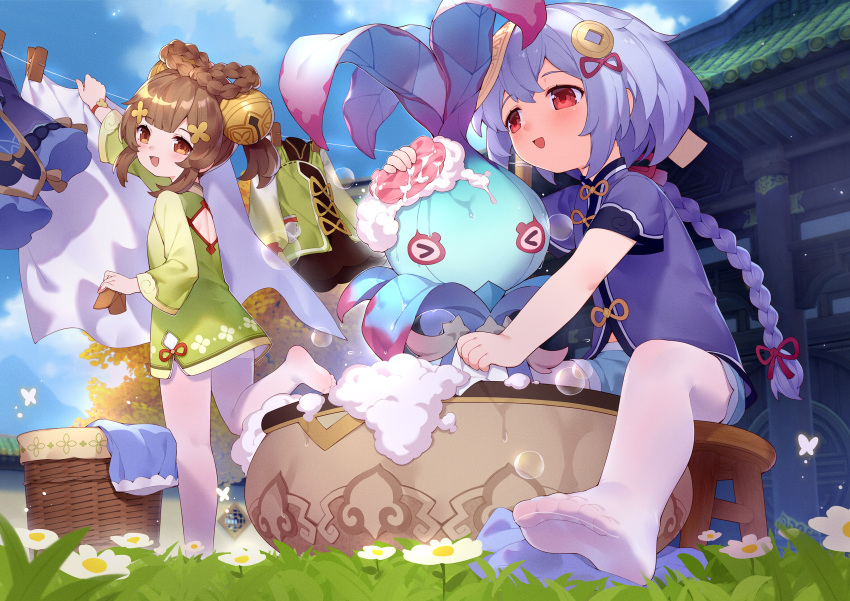 &gt;_&lt; 2girls :d bangs bell blue_shorts blue_sky braid brown_eyes brown_hair closed_eyes clouds commentary_request day dress eyebrows_visible_through_hair flower genshin_impact green_dress hair_bell hair_ornament hair_ribbon hair_rings highres jingle_bell long_hair long_sleeves multiple_girls no_shoes outdoors pantyhose purple_hair purple_shirt qiqi_(genshin_impact) red_eyes red_ribbon ribbon shirt short_shorts short_sleeves shorts single_braid sitting sky smile soap_bubbles soles sponge standing standing_on_one_leg tsubasa_tsubasa twin_braids twintails very_long_hair washing white_flower white_legwear wide_sleeves yaoyao_(genshin_impact)