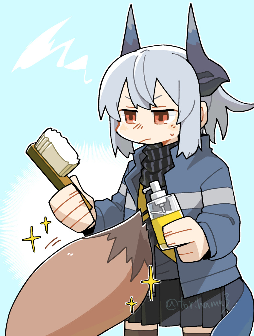 arknights bangs black_shirt black_skirt blue_background blue_jacket blush_stickers bottle brown_legwear brush closed_mouth commentary_request eyebrows_behind_hair franka_(arknights) grey_hair highres holding holding_bottle horns jacket konno_akikaze liskarm_(arknights) long_sleeves open_clothes open_jacket pleated_skirt red_eyes shirt skirt sparkle squiggle sweat tail thigh-highs twitter_username v-shaped_eyebrows