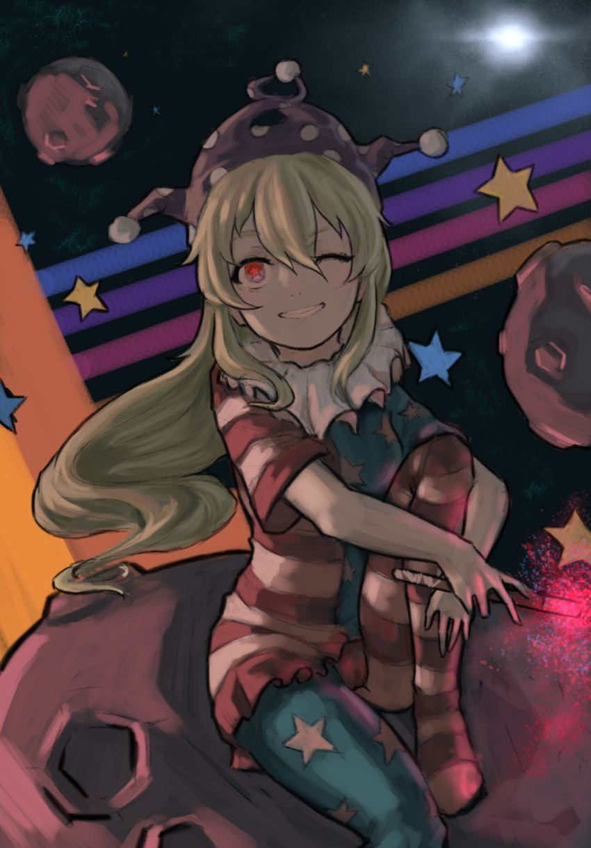 1girl american_flag_dress blonde_hair clownpiece floating_hair foot_out_of_frame grin hat highres hua_ha_jiazi jester_cap long_hair looking_at_viewer neck_ruff one_eye_closed pantyhose red_eyes smile solo star-shaped_pupils star_(symbol) sun symbol-shaped_pupils touhou very_long_hair