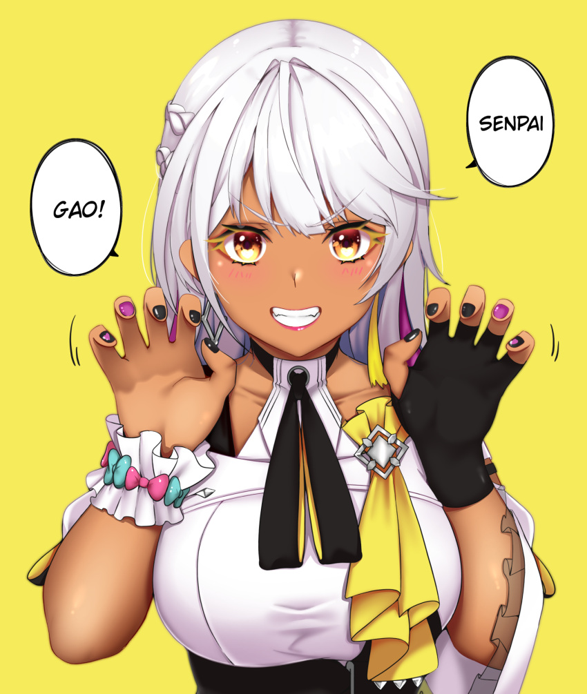 1girl bangs black_gloves black_nails braid carole_peppers claw_pose dark-skinned_female dark_skin fingerless_gloves gloves grin highres honkai_(series) honkai_impact_3rd lion_space lipstick looking_at_viewer makeup nail_polish open_mouth pink_nails shirt short_hair simple_background single_glove smile solo teeth v-shaped_eyebrows white_hair white_shirt yellow_background yellow_eyes