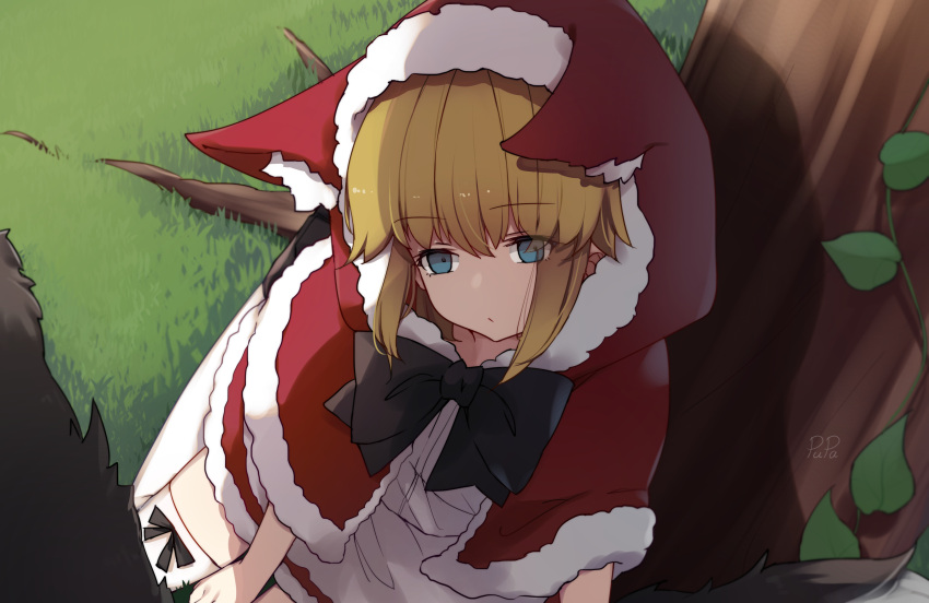 1girl absurdres animal_hood artist_name bangs black_bow black_ribbon black_souls blonde_hair blue_eyes bow capelet chinese_commentary eyebrows_visible_through_hair eyes_visible_through_hair fur-trimmed_capelet fur-trimmed_hood fur_trim grass hair_between_eyes highres hood hood_up hooded_capelet leaf pupa_jiang red_capelet red_riding_hood_(black_souls) ribbon shadow short_hair solo thigh-highs tree white_legwear