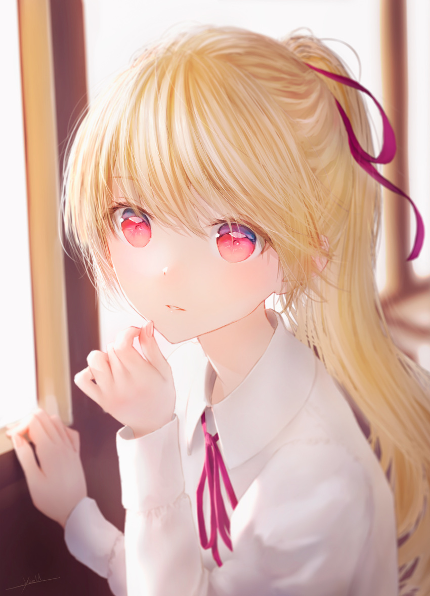 1girl bangs blonde_hair blurry blurry_background collared_shirt dress_shirt expressionless hair_ribbon hand_on_own_face hand_up highres long_hair long_sleeves looking_at_viewer neck_ribbon ojay_tkym original parted_lips pink_eyes pink_ribbon ponytail red_ribbon ribbon shirt solo white_shirt