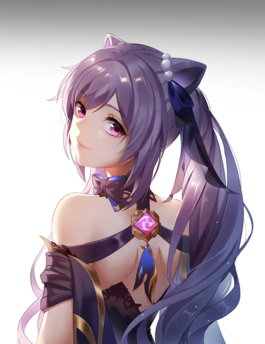 1girl bangs bare_shoulders black_bow blue_ribbon bow closed_mouth eyebrows_visible_through_hair from_behind genshin_impact gradient gradient_background grey_background hair_ribbon head_tilt highres keqing_(genshin_impact) long_hair looking_at_viewer looking_back nine_(pixiv2571715) pink_eyes ponytail purple_hair ribbon shiny shiny_hair shoulder_blades smile solo twintails upper_body very_long_hair white_background