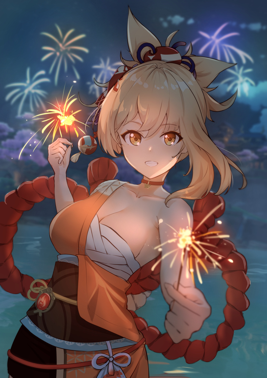 1girl absurdres aerial_fireworks bandaged_arm bandages bangs blonde_hair breasts chest_sarashi choker clouds cloudy_sky collarbone commentary_request dutch_angle eyebrows_visible_through_hair eyeliner fireworks fish_hair_ornament foreshortening genshin_impact giving grin hadanugi_dousa hair_between_eyes hair_ornament highres holding_fireworks incoming_sparkler japanese_clothes kimono kong_ting looking_at_viewer makeup medium_breasts night night_sky obi orange_eyes orange_kimono outdoors ponytail red_choker rope sarashi sash shimenawa sky smile solo sparkler tied_hair upper_body vision_(genshin_impact) water yoimiya_(genshin_impact)