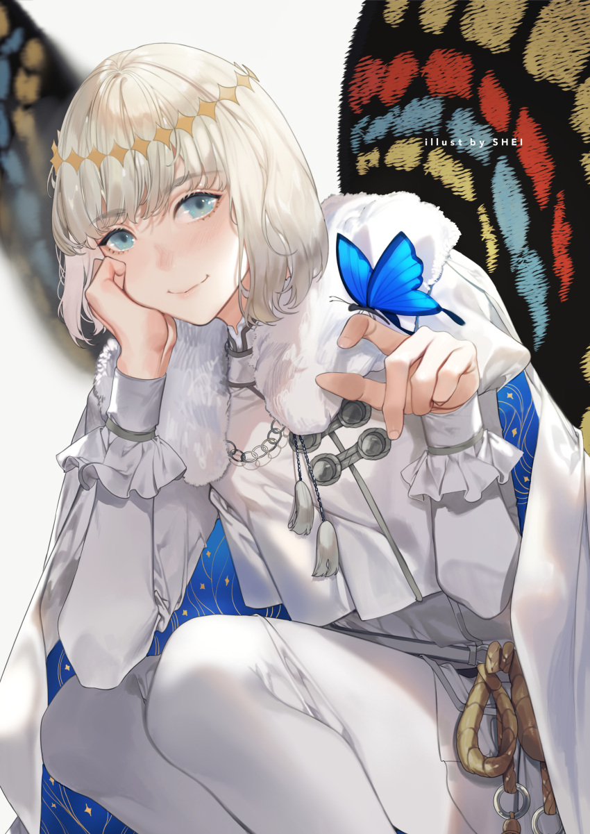 1boy absurdres bangs blonde_hair blue_eyes butterfly_wings cape crown diamond_hairband fate/grand_order fate_(series) fur-trimmed_cape fur_trim highres insect_wings long_hair long_sleeves male_focus oberon_(fate) shei99 smile solo wings
