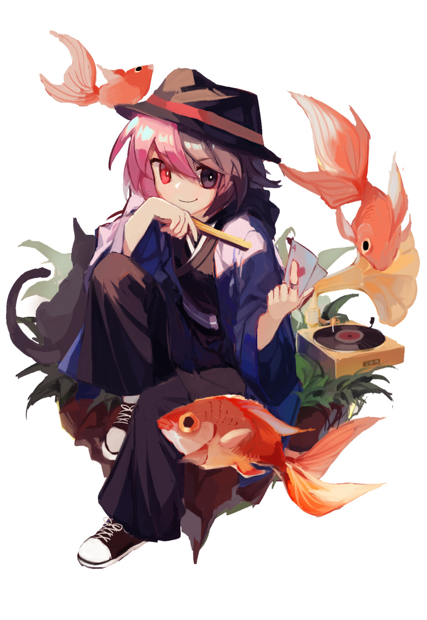 &gt;:) 1boy black_cat black_hair black_headwear bright_pupils card cat chinese_commentary closed_mouth fish goldfish hat heterochromia highres holding holding_card long_sleeves miteru multicolored_hair nanami_izu phonograph pink_hair red_eyes saibou_shinkyoku shoes sitting smile sneakers solo split-color_hair transparent_background two-tone_hair v-shaped_eyebrows violet_eyes white_pupils