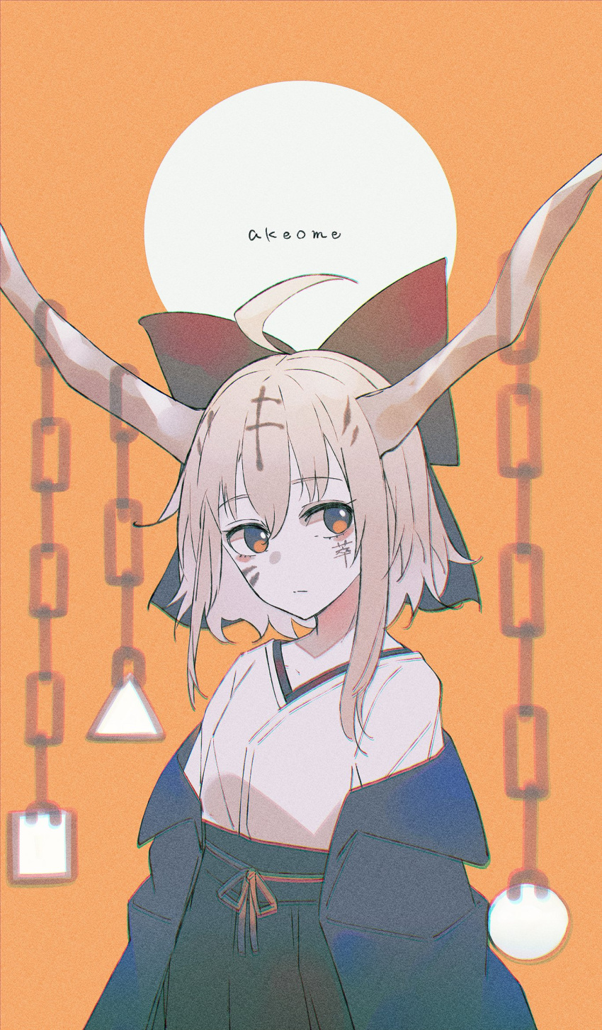 1girl ahoge bangs blurry bow chain closed_mouth eyebrows_visible_through_hair facial_mark flat_chest hair_bow highres horns ibuki_suika japanese_clothes looking_to_the_side medium_hair miko o_(crazyoton46) simple_background solo touhou