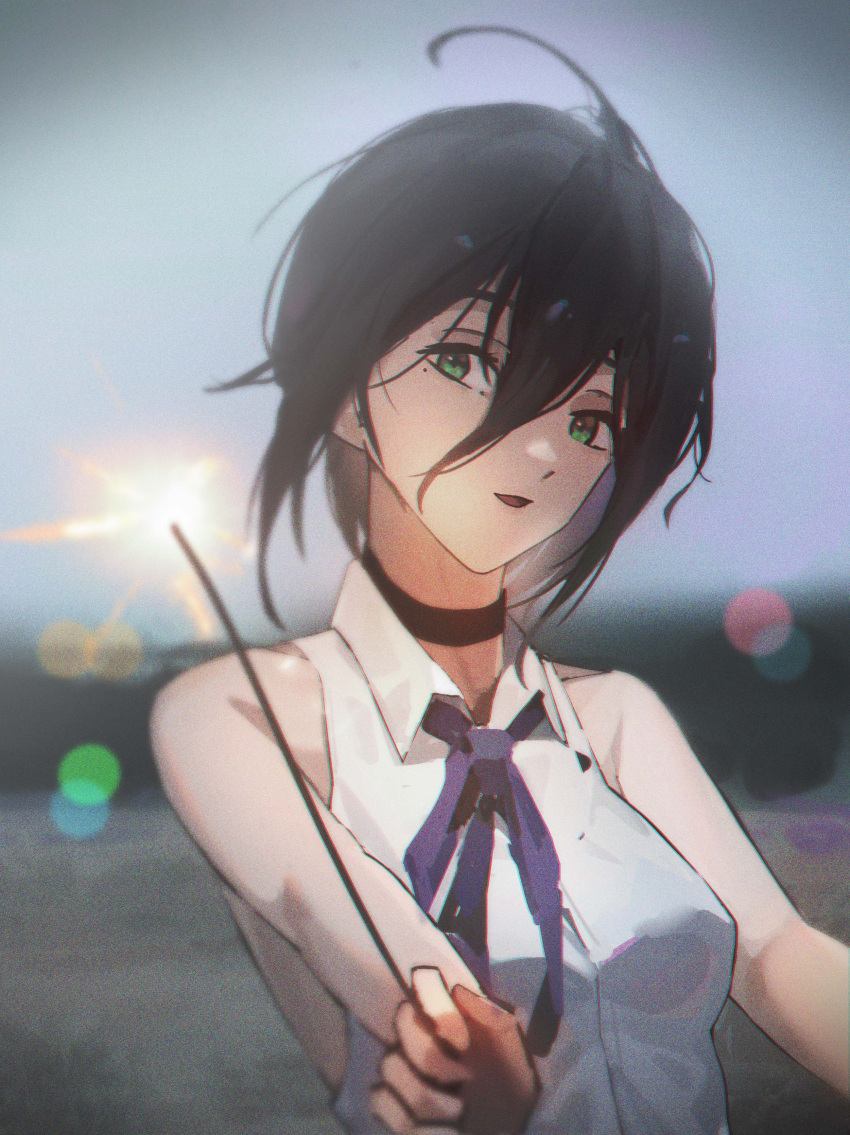 1girl absurdres ahoge black_hair black_neckwear blue_ribbon blurry breasts character_request choker collared_shirt commentary_request fireworks green_eyes hair_between_eyes head_tilt highres holding_fireworks lens_flare lens_flare_abuse light_smile looking_at_viewer neck_ribbon nlarou outdoors parted_lips ribbon shirt short_hair sleeveless sleeveless_shirt solo upper_body white_shirt