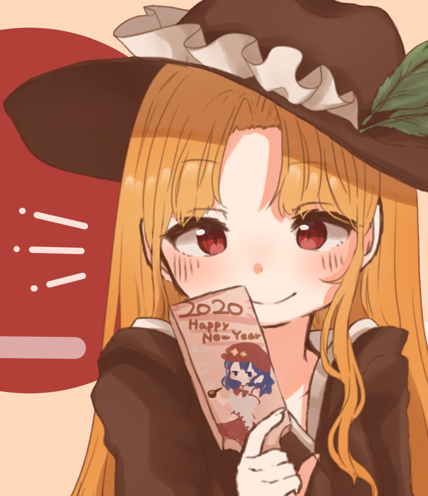 1girl 2020 adapted_costume blonde_hair blush brown_headwear brown_kimono closed_mouth commentary_request eyebrows_visible_through_hair frilled_hat frills happy happy_new_year hat hat_feather highres holding japanese_clothes kimono label_girl_(dipp) laspberry. long_hair long_sleeves looking_at_viewer red_eyes smile touhou upper_body