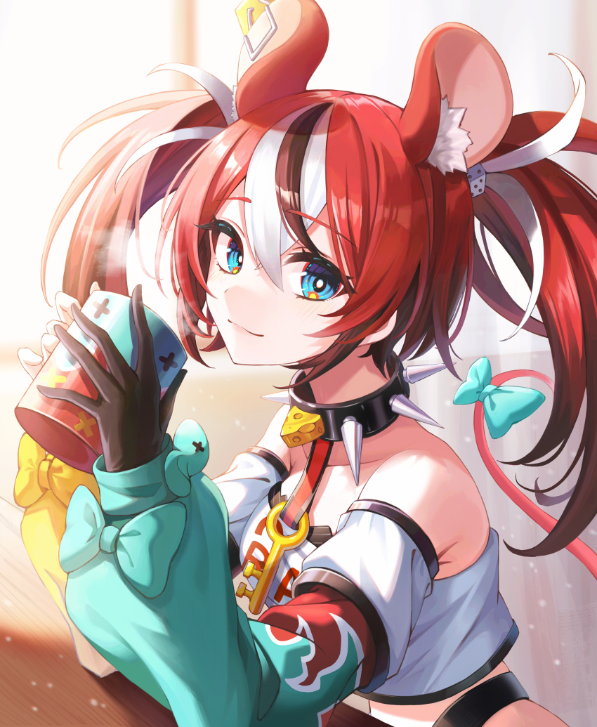 1girl absurdres animal_ear_fluff animal_ears bare_shoulders black_gloves blue_eyes bow breasts collar crop_top cup detached_sleeves gloves hakos_baelz highres holding holding_cup hololive hololive_english long_hair long_sleeves looking_at_viewer midriff mouse_ears mouse_tail multicolored_hair redhead revealing_clothes shirt single_glove small_breasts smile solo star-ring streaked_hair studded_collar tail tail_bow tail_ornament twintails two-tone_hair upper_body virtual_youtuber white_shirt