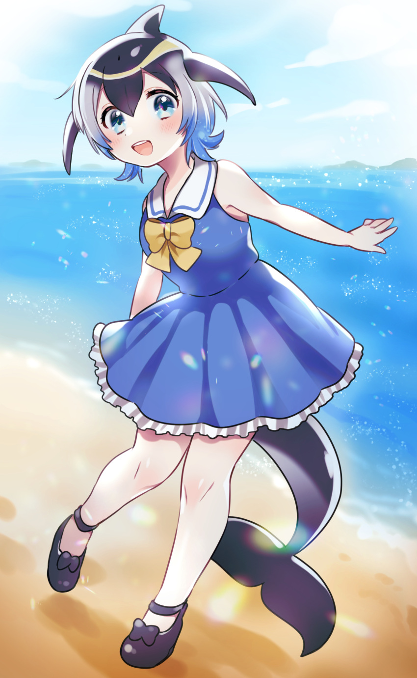 1girl :d ankle_strap armpit_peek backlighting bangs bare_arms bare_shoulders beach black_bow black_footwear black_hair black_tail blowhole blue_dress blue_eyes blue_hair blue_sky blush bow bowtie clouds common_dolphin_(kemono_friends) day dolphin_girl dolphin_tail dorsal_fin dot_nose dress fins flipped_hair footwear_bow frills from_side full_body grey_hair hair_between_eyes head_fins heel_up highres horizon kemono_friends knees_together_feet_apart leaning_forward leg_up light_particles looking_at_viewer looking_to_the_side mountainous_horizon multicolored_hair no_socks ocean open_mouth outdoors outstretched_arm petticoat pleated_dress round_teeth sailor_collar sailor_dress sand shoes shore short_dress short_hair sky sleeveless sleeveless_dress smile solo standing suicchonsuisui sunlight tail tail_fin tareme teeth upper_teeth water water_drop white_sailor_collar yellow_bow yellow_bowtie