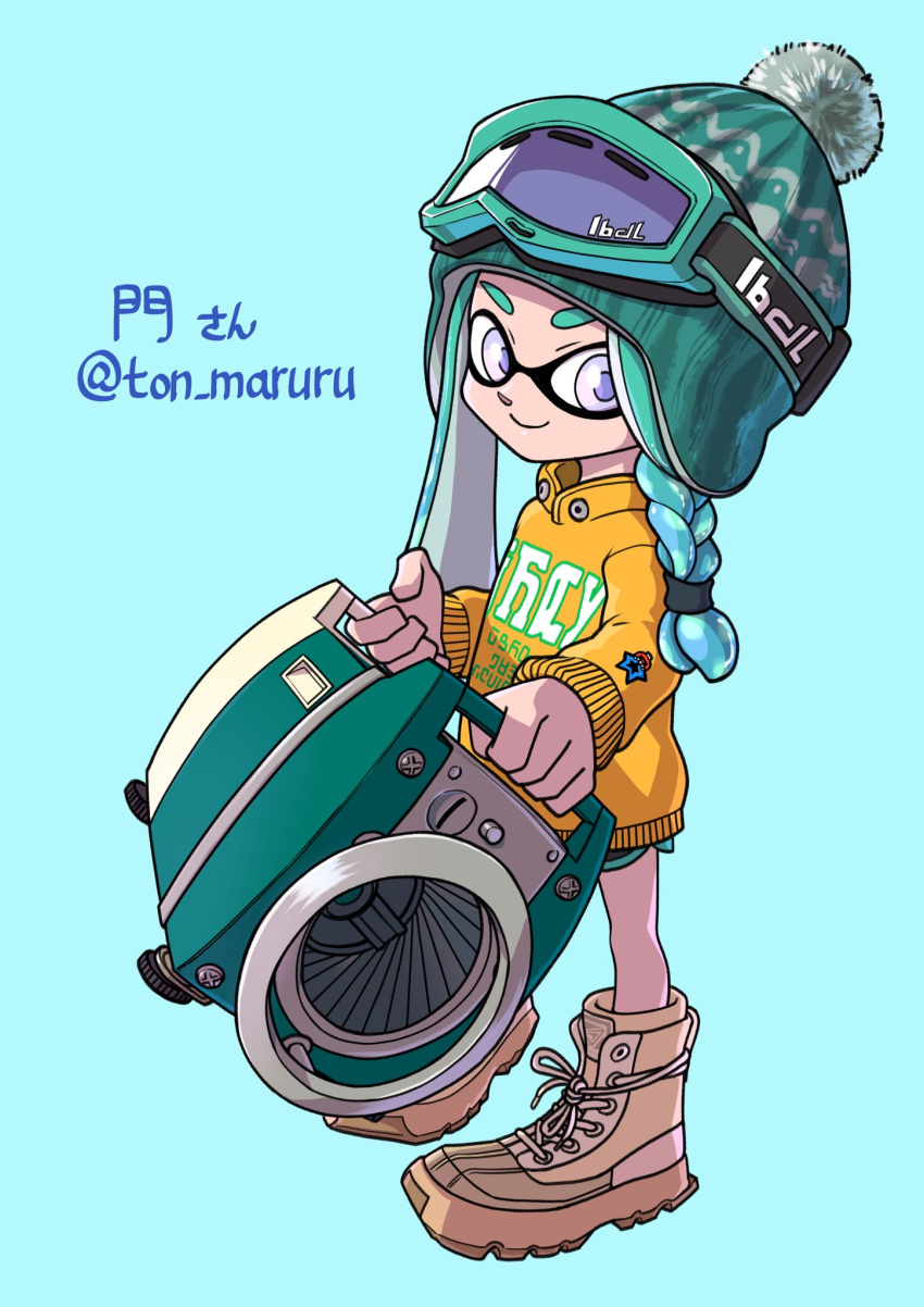 1girl aqua-framed_eyewear aqua_background aqua_hair aqua_headwear black_shorts blue_eyes boots braid brown_footwear closed_mouth commentary_request cross-laced_footwear full_body goggles goggles_on_head hat highres holding holding_weapon inkling inkling_girl long_hair print_sweater shorts simple_background ski_goggles sloshing_machine_(splatoon) smile solo splatoon_(series) splatoon_3 standing sweater thick_eyebrows weapon xdies_ds yellow_sweater