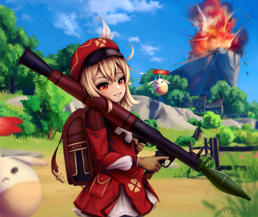 1girl :3 absurdres artist_name backpack bag bangs blonde_hair blue_sky brown_gloves cabbie_hat clouds clover crossed_bangs english_commentary explosion fence forest from_side genshin_impact gloves hair_between_eyes hat hat_feather highres holding holding_weapon jumpy_dumpty klee_(genshin_impact) long_hair long_sleeves looking_at_viewer mountain mountainous_horizon nature outdoors pointy_ears red_eyes red_headwear rocket_launcher rpg rpg-7 sidelocks sky smile trigger_discipline upper_body watermark weapon yuevuo