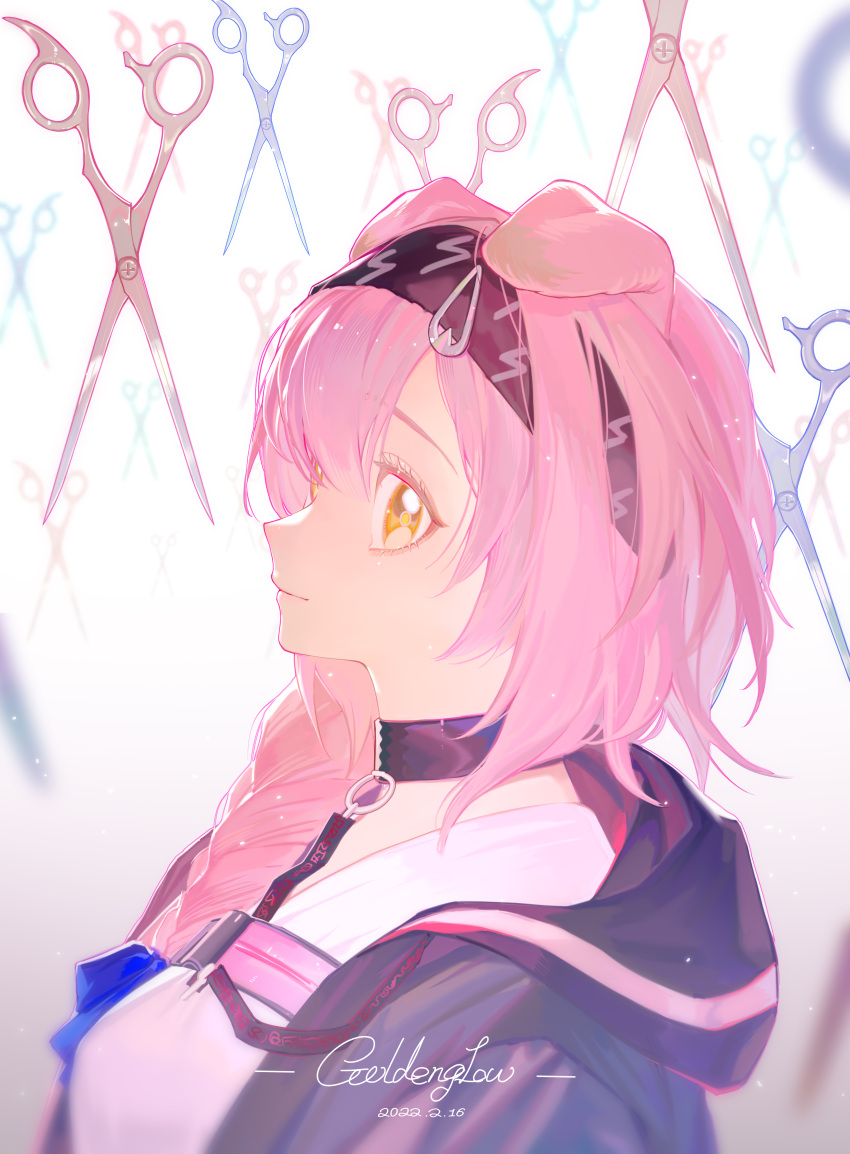 1girl absurdres animal_ears arknights black_choker black_hairband black_jacket braid cat_ears character_name choker chongyou_pomelo closed_mouth dated from_side goldenglow_(arknights) hairband highres jacket lightning_bolt_print long_hair open_clothes open_jacket pink_hair profile scissors shirt side_braid smile solo upper_body white_background white_shirt yellow_eyes