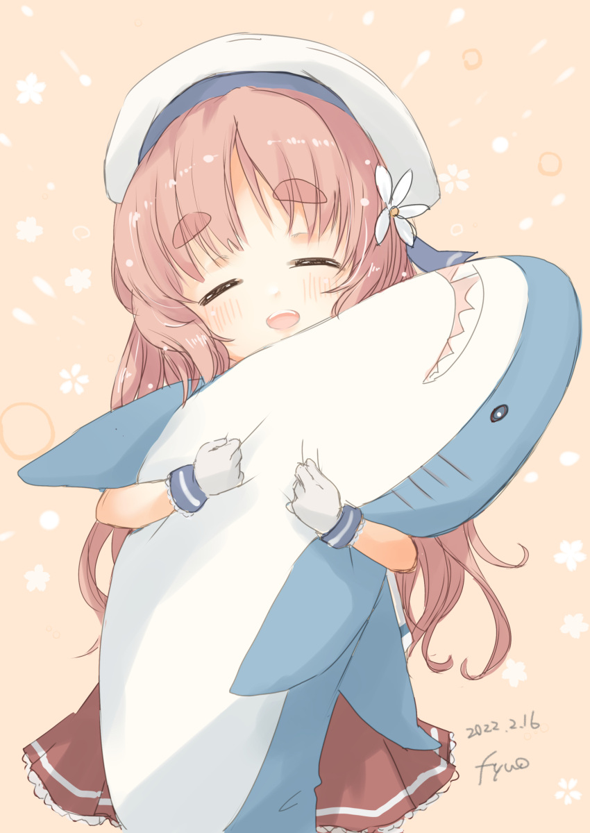 1girl absurdres brown_eyes brown_hair closed_eyes commentary_request doll_hug facing_viewer fyuo gloves hat highres ikea_shark kantai_collection long_hair object_hug one-hour_drawing_challenge one_side_up pleated_skirt red_skirt sailor_hat skirt smile solo stuffed_animal stuffed_shark stuffed_toy thick_eyebrows wavy_hair white_gloves yashiro_(kancolle)