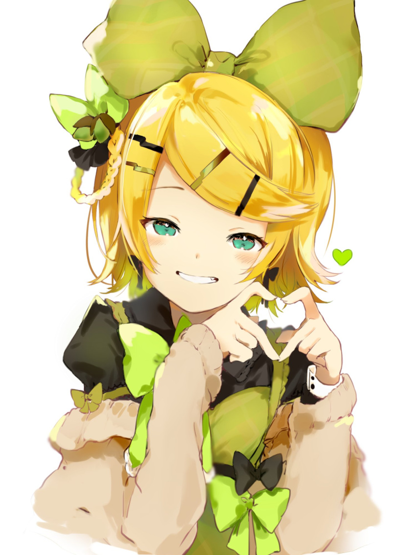 1girl aqua_eyes bangs black_bow black_bowtie black_shirt blonde_hair bow bowtie brown_sleeves commentary green_bow green_bowtie grin hair_bow hair_ornament hairclip half-closed_eyes heart heart_hands highres kagamine_rin light_blush looking_at_viewer oyamada_gamata shirt short_hair simple_background smile solo swept_bangs symbol-only_commentary upper_body vocaloid white_background