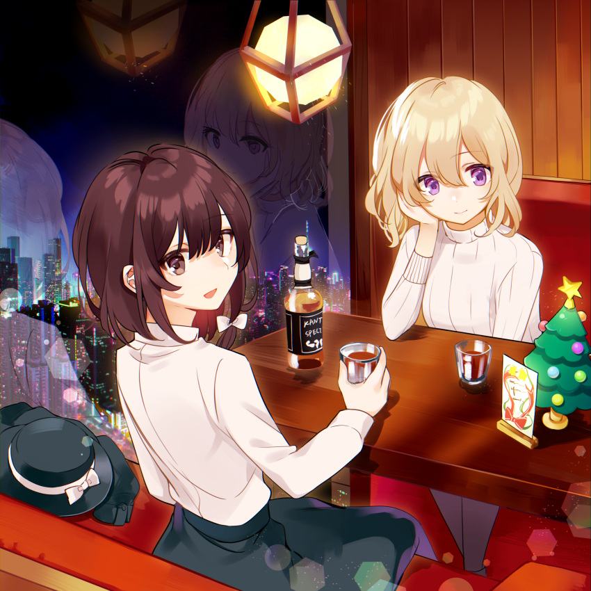 2girls :d alcohol alternate_costume bar black_headwear black_skirt black_vest blonde_hair bottle bow brown_eyes brown_hair building ceiling_light chinese_commentary christmas_tree cityscape closed_mouth commentary cup drinking_glass eyebrows_visible_through_hair fedora hair_between_eyes hair_bow hand_on_own_cheek hand_on_own_face hat hat_bow hat_removed head_rest headwear_removed highres holding holding_cup hood hoodie kanta_(pixiv9296614) long_sleeves looking_at_viewer looking_back maribel_hearn multiple_girls night no_hat no_headwear shirt short_hair short_ponytail side_ponytail sitting skirt skyscraper smile touhou usami_renko vest vest_removed violet_eyes white_bow white_hoodie white_shirt window wooden_table
