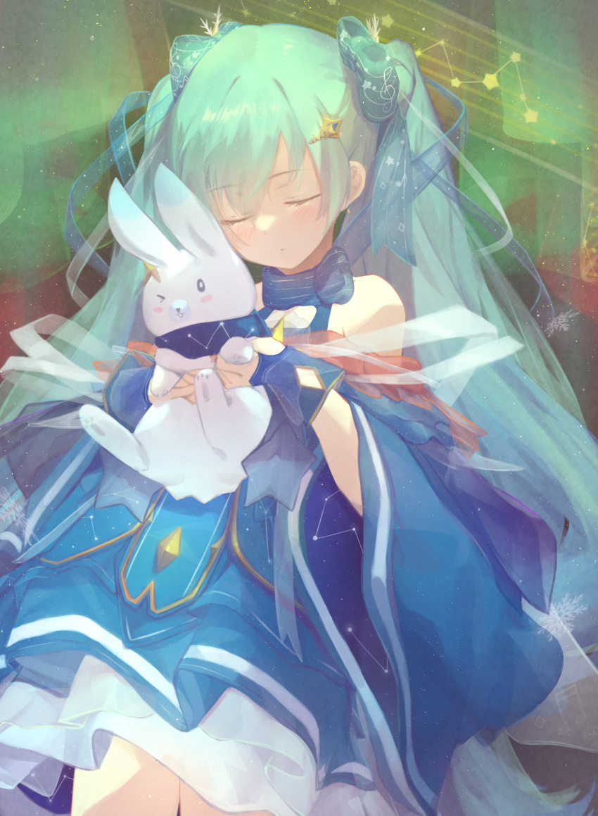 &gt;_o 1girl 1other absurdres animal aqua_hair bare_shoulders blue_dress blue_gloves blue_ribbon bow bowtie closed_eyes commentary constellation_print cowboy_shot dot_mouth dress fingerless_gloves gloves green_background hair_ribbon hatsune_miku highres holding holding_animal hts21 layered_dress long_hair musical_note musical_note_print one_eye_closed rabbit rabbit_yukine ribbon star_(sky) star_(symbol) star_print striped striped_ribbon tabard treble_clef twintails very_long_hair vocaloid wide_sleeves yuki_miku yuki_miku_(2017)
