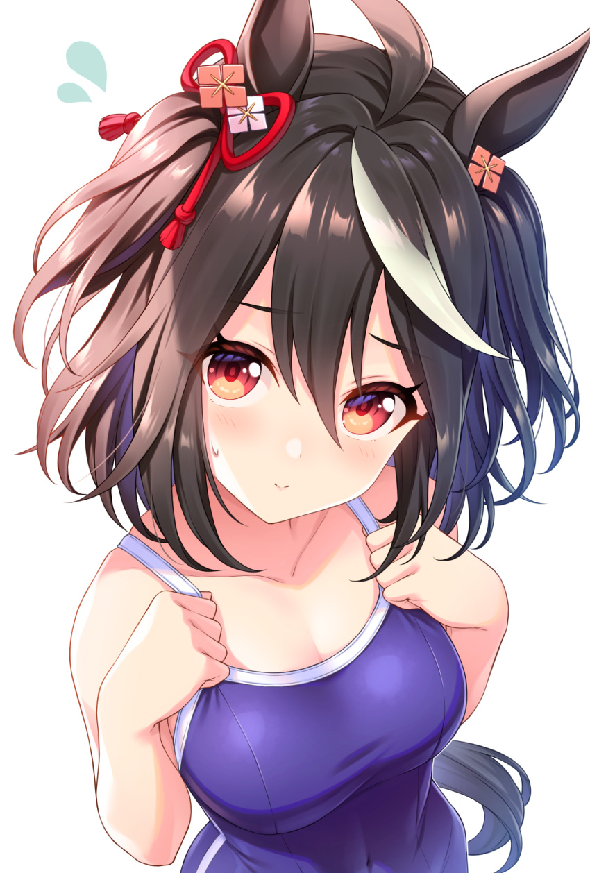 1girl animal_ears black_hair blue_swimsuit breasts collarbone commentary_request covered_navel flying_sweatdrops from_above hair_between_eyes hair_ribbon highres horse_ears horse_girl horse_tail kitasan_black_(umamusume) large_breasts looking_at_viewer multicolored_hair red_eyes red_ribbon ribbon short_hair simple_background solo streaked_hair swimsuit tail tomo_(tmtm_mf_mf) umamusume white_background white_hair